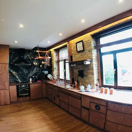 Rose Gold Studio - Luxury *